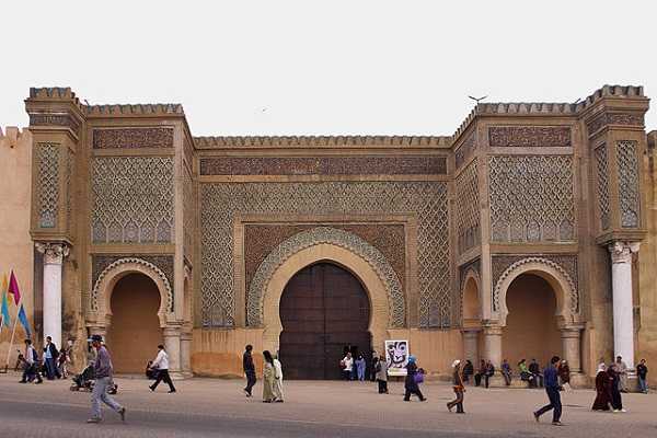 Guía de turismo en Meknes: PUerta de Bab el Mansour