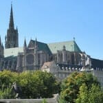 El milagroso manto de la Catedral de Chartres