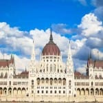 El Parlamento húngaro en Budapest, majestuoso y elegante
