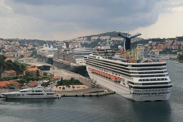 Puerto de Dubrovnik para cruceros