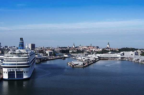 Puerto de Tallin en el Báltico