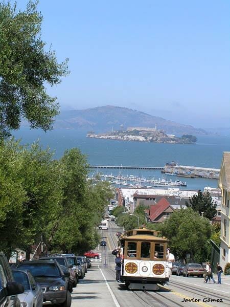 San Francisco - Tranvía con Alcatraz al fondo