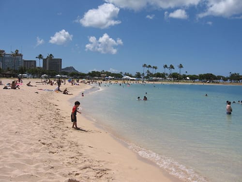 Ala Moana, una playa artificial en Hawaii