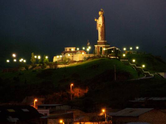 Alausi y la Nariz del Diablo en Ecuador Alausi y la Nariz del Diablo en Ecuador