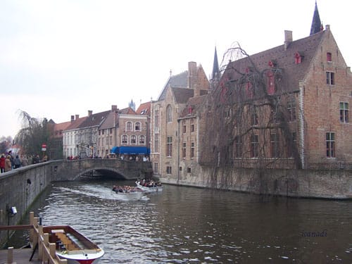 Video de Brujas, por canales y calles Video de Brujas, por canales y calles