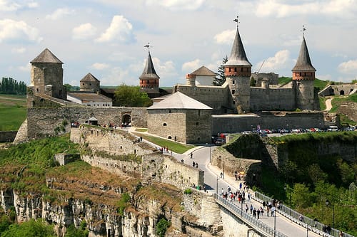 El Castillo de Kamianets-Podilsky, fortaleza medieval en Ucrania El Castillo de Kamianets-Podilsky, fortaleza medieval en Ucrania