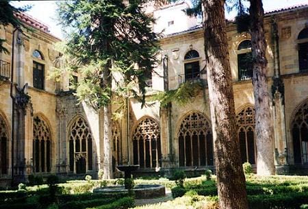 Claustro de la Abadá de San Salvador de Oña
