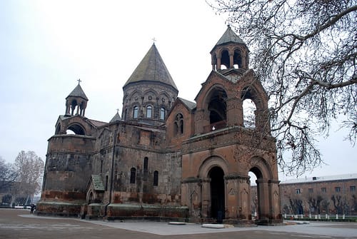Echmiadzin, la catedral mas antigua del mundo Echmiadzin, la catedral mas antigua del mundo