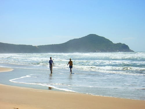 Praia do Rosa, playa al sur de Brasil